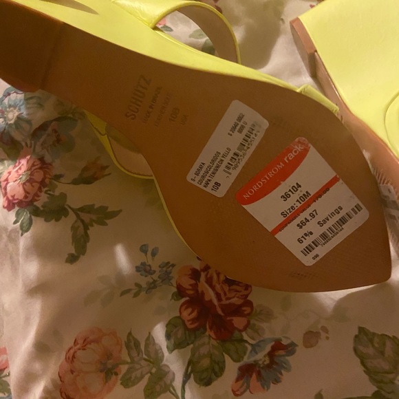 Heels - Picture 2 of 4